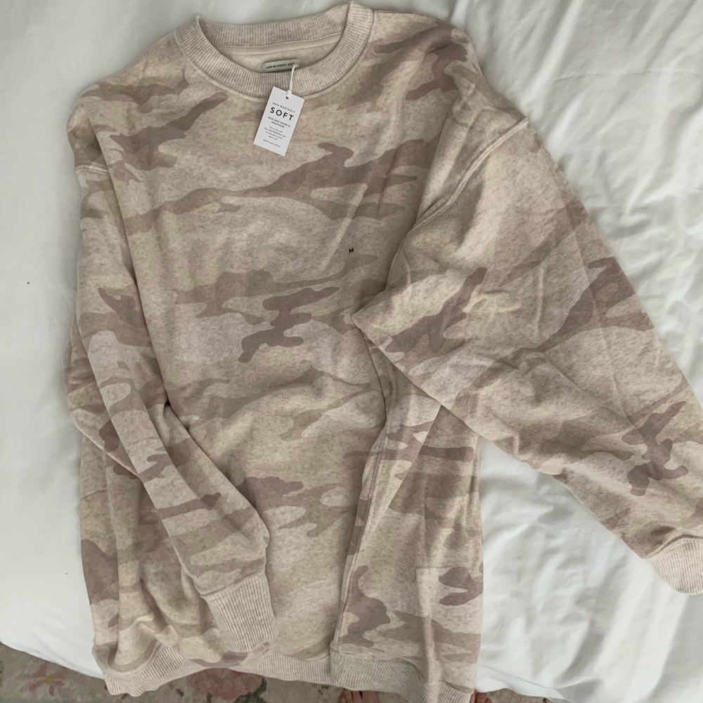 American Eagle Tan Camo sweatshirt